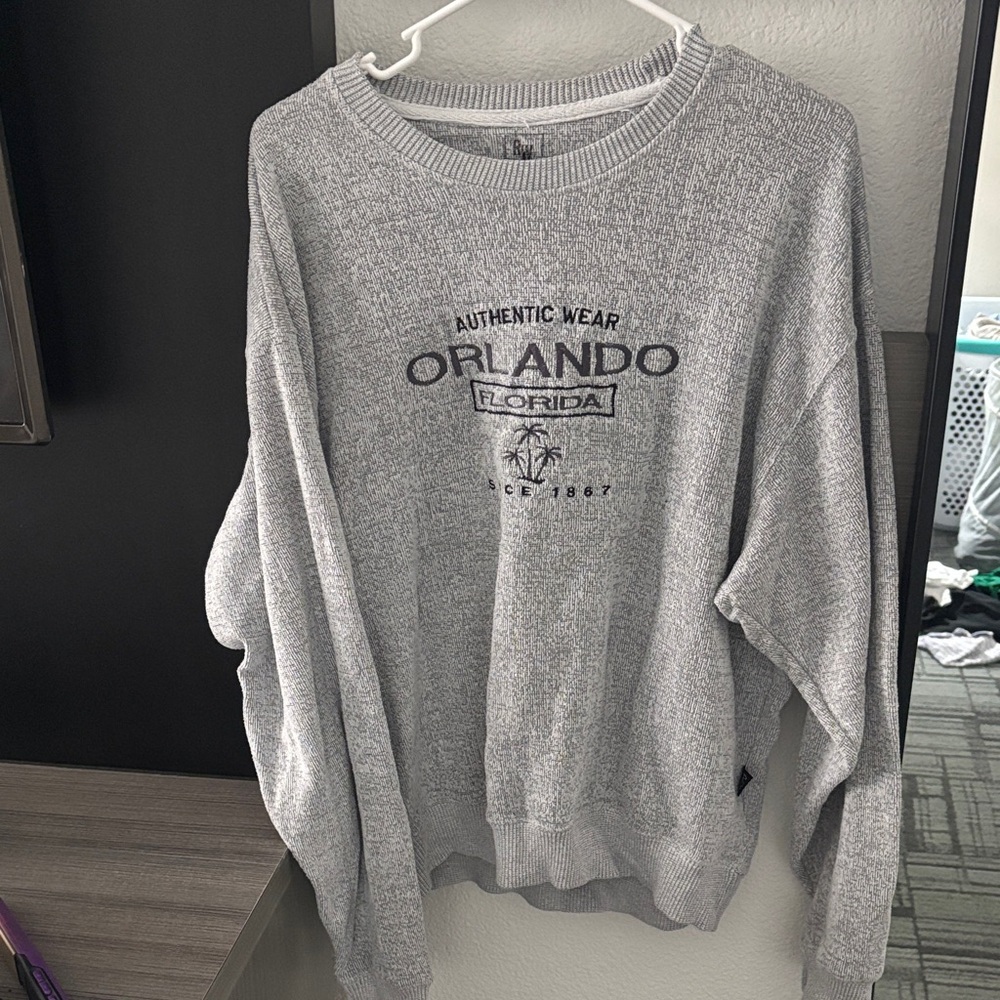 H&M Light Gray Orlando Print Sweater